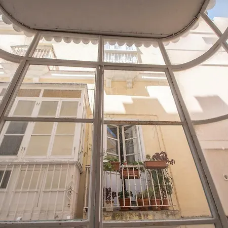 Del Arqueologo De カディス