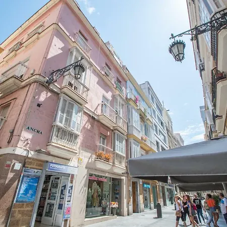 Del Arqueólogo De Apartamento *