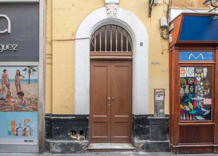 Del Arqueólogo De Cádis