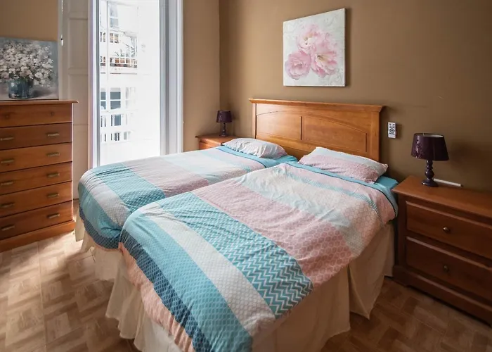 Del Arqueólogo De *